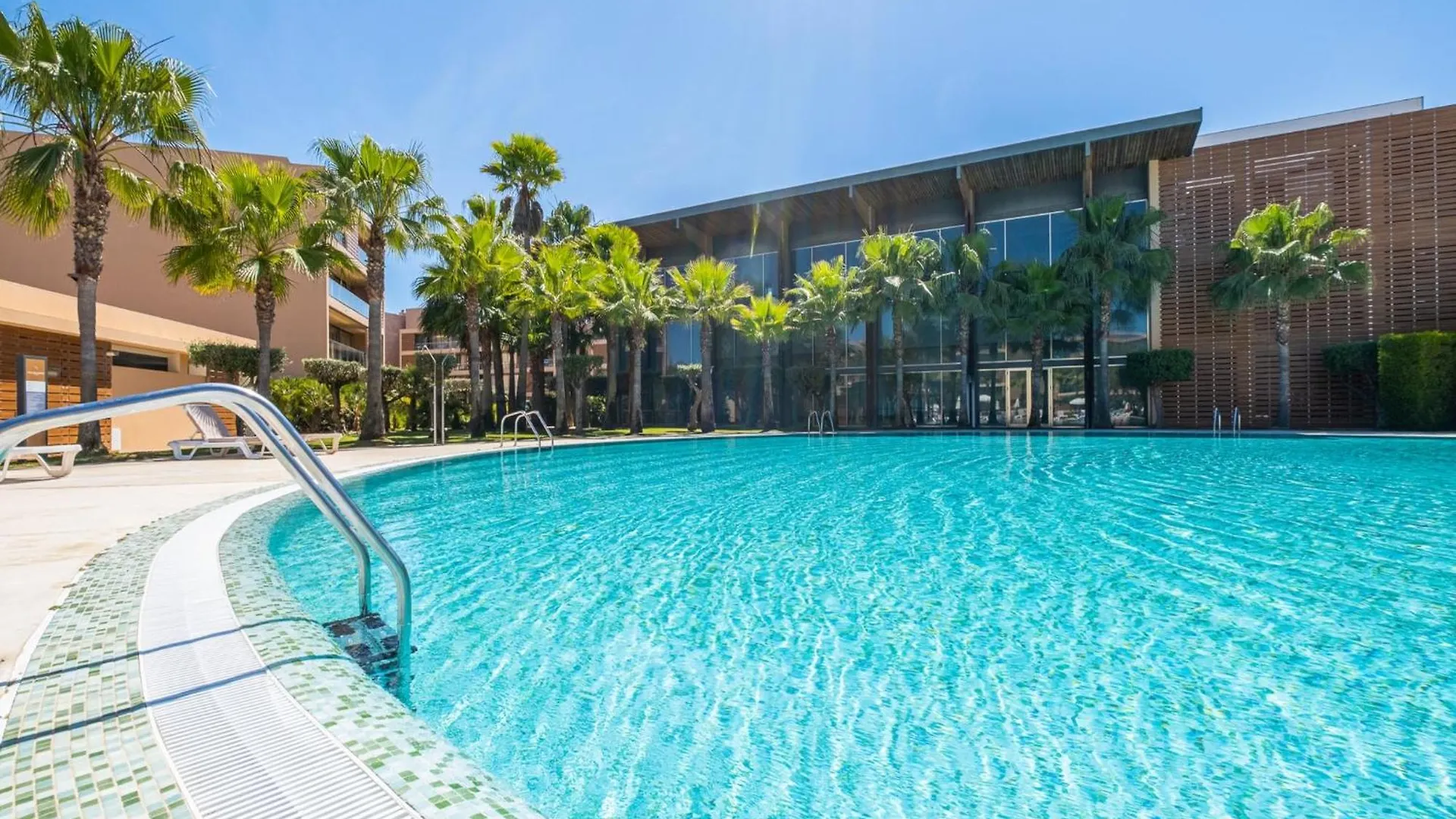 Stylish Salgados Escape Apartment Albufeira