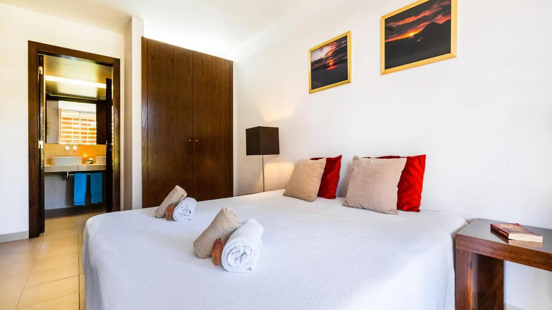 Stylish Salgados Escape Apartment Albufeira